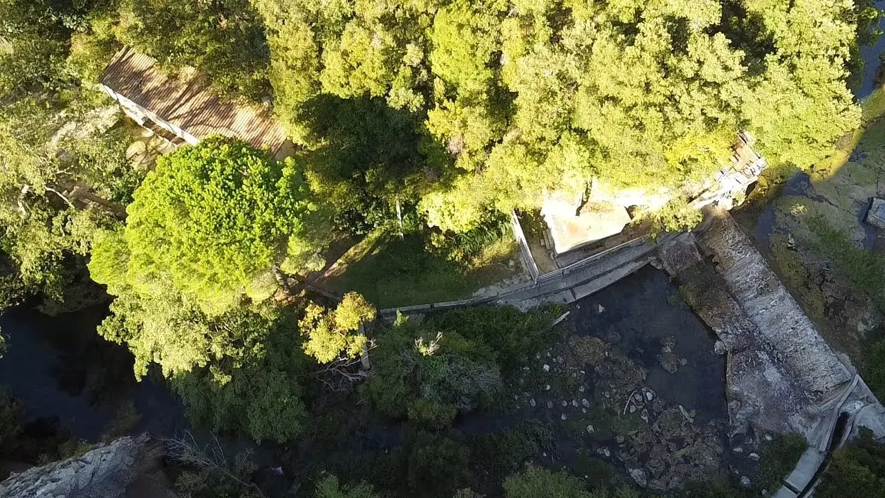 zona desde el coche hasta el rio